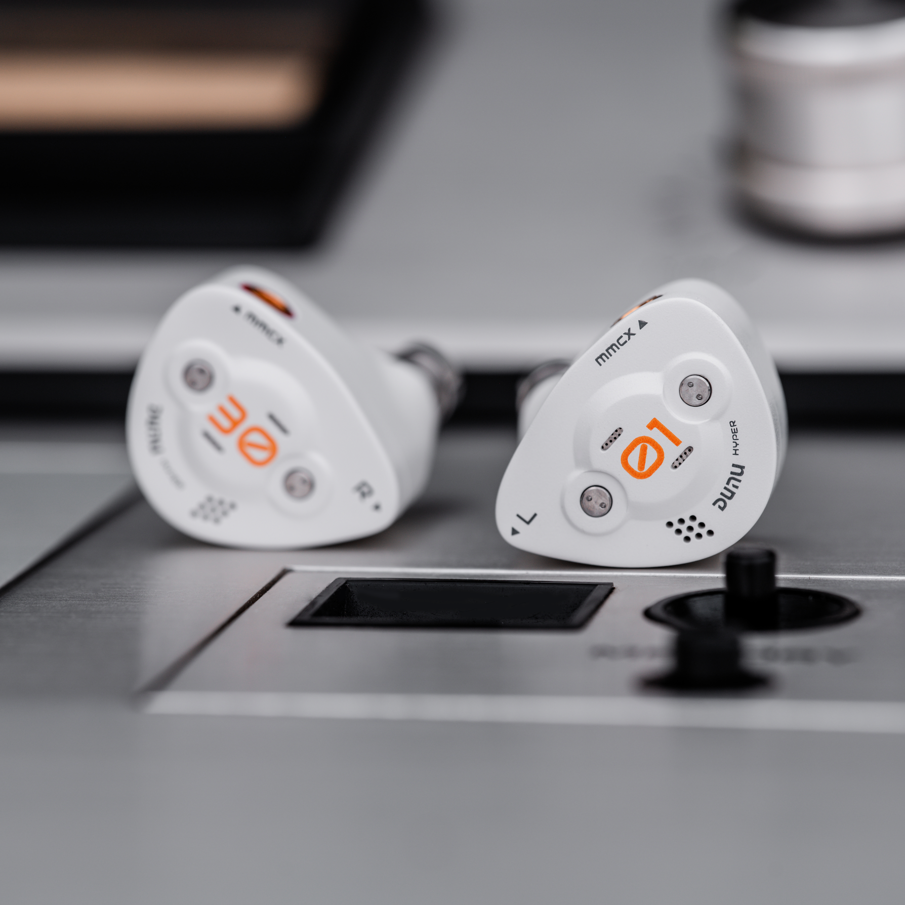 DUNU DK3001BD 9-Driver Tribrid IEM