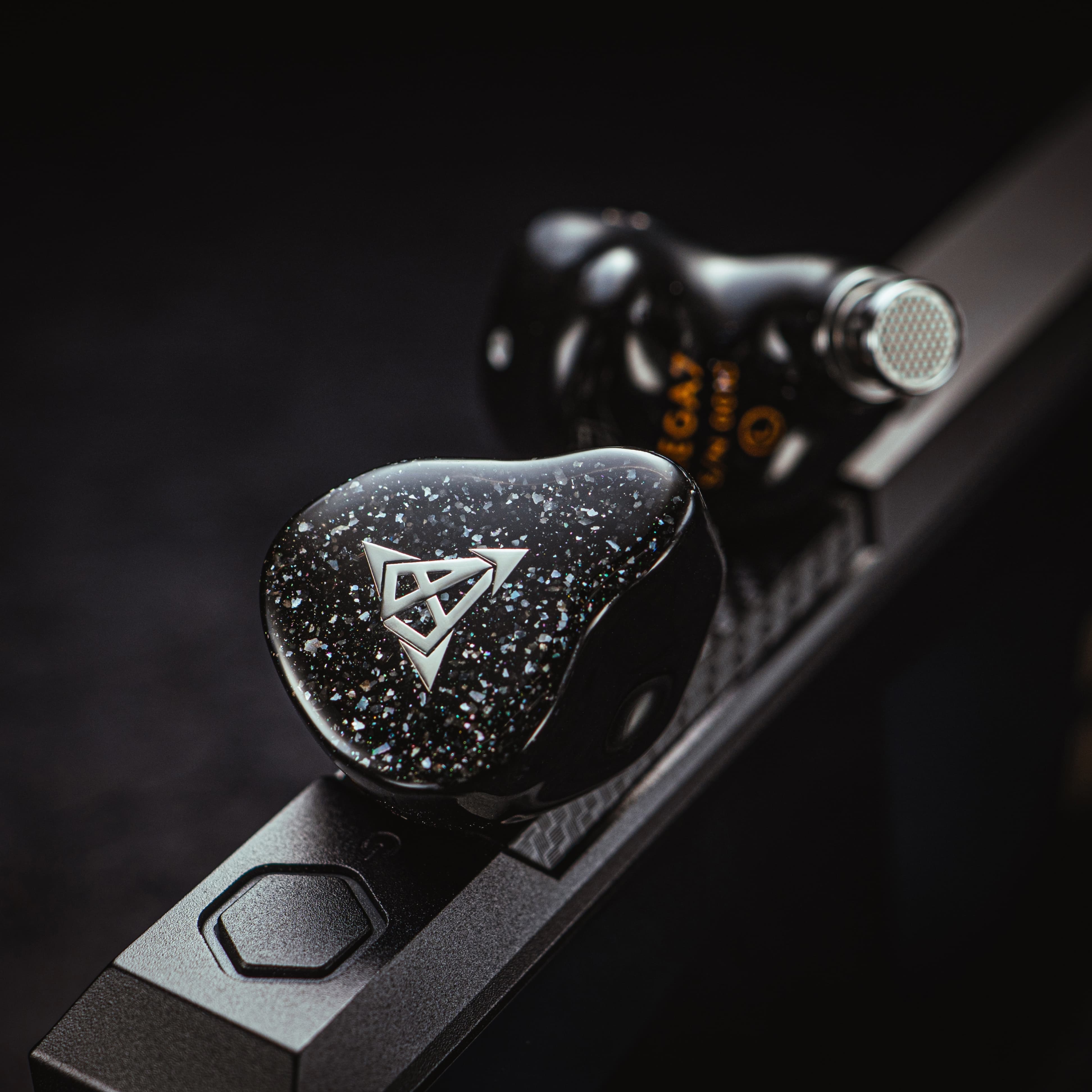 Hisenior Mega7 1DD+6BA Hybrid IEM