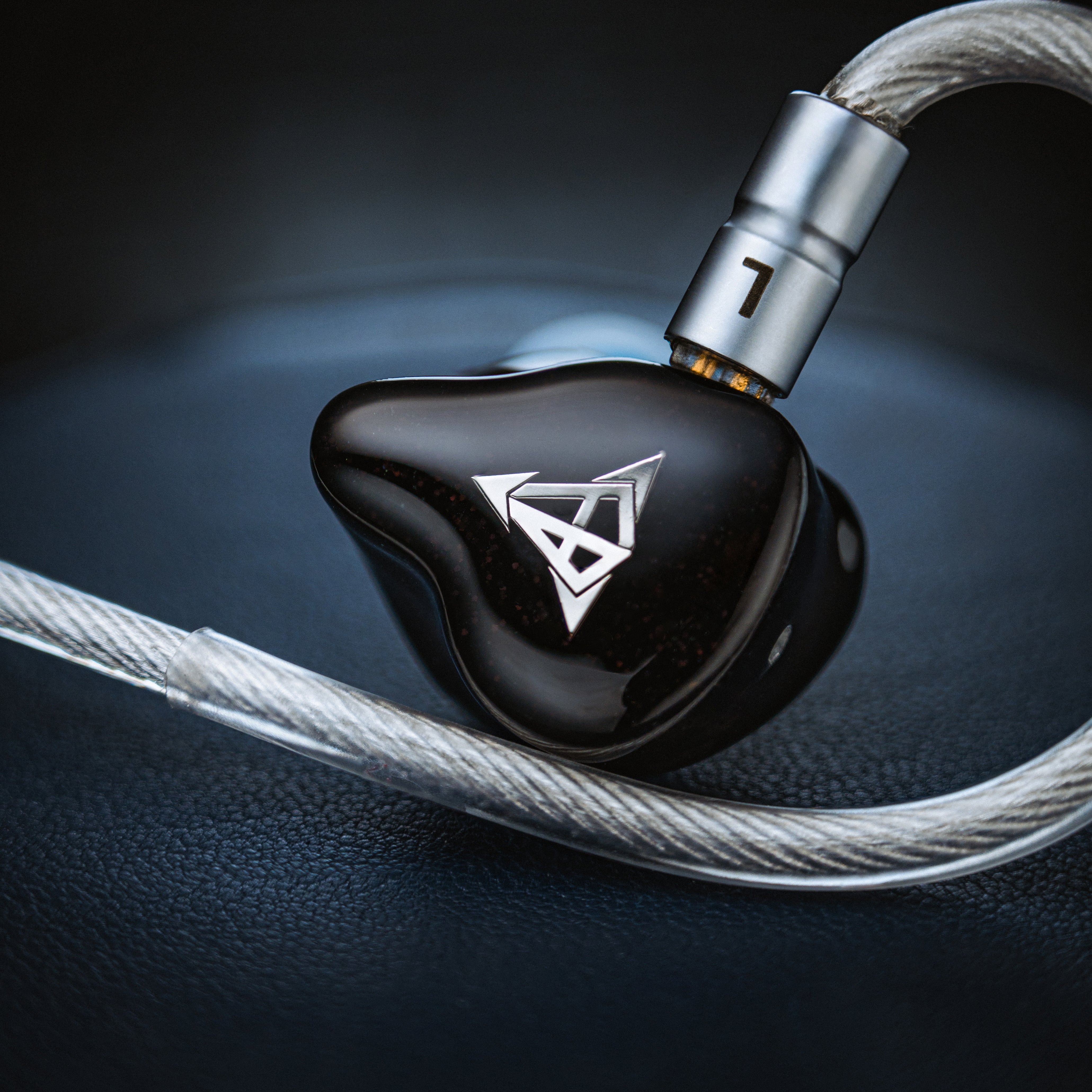 Mega5-EST Bass+ Tribrid IEM